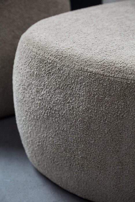 Miho Beige stoffen poef kleine driehoekige steen