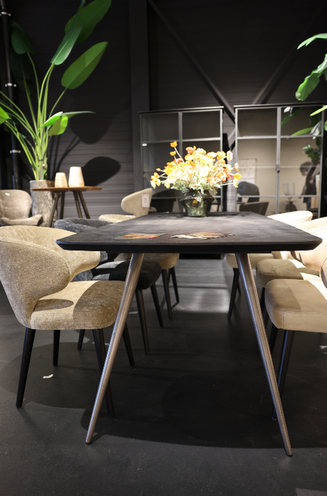 Fieron Zwarte acaiahouten eettafel ovaal 240cm